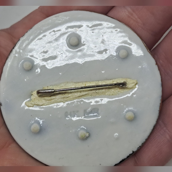 Round Ceramic Hand Made Brooch With Gold And Blue Abstract Pattern Glaze - Picture 2 of 3